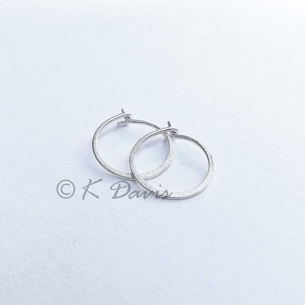 minimal silver hoop