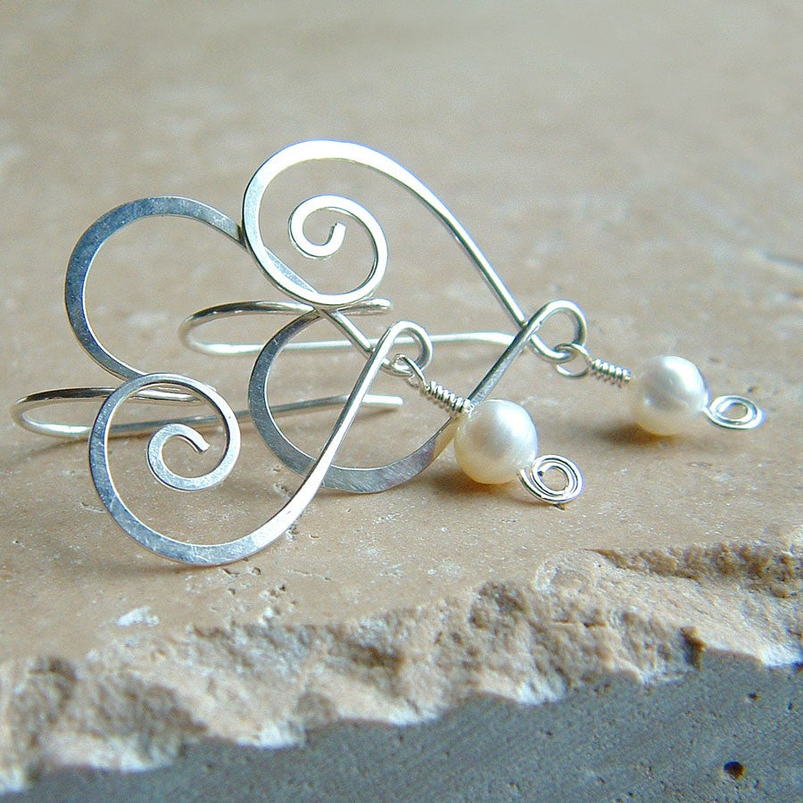 heart earrings with pearl
