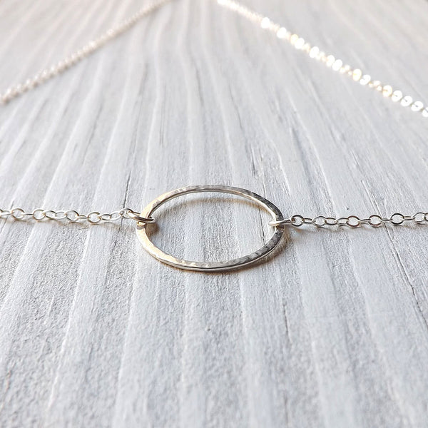 minimal silver necklace