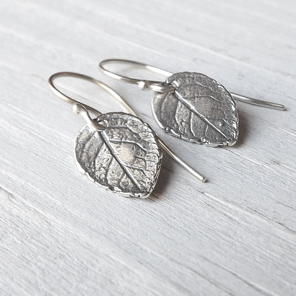 smal silver leaf earring