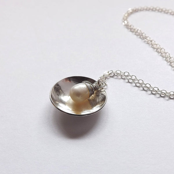 pearl pendant in silver